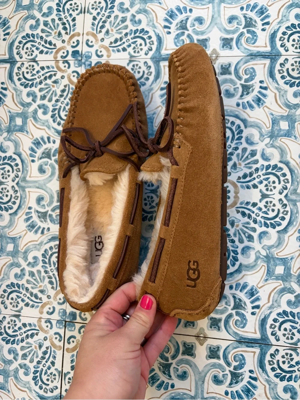 UGG Chestnut Suede Moccasin Slippers BRAND NEW size 6